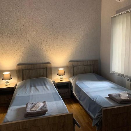 Nickos Hotel Kutaisi Esterno foto