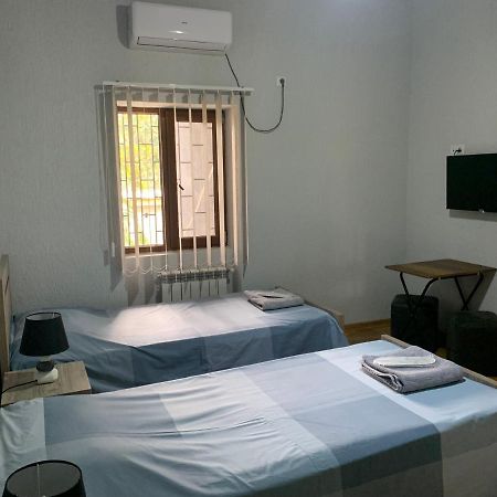 Nickos Hotel Kutaisi Esterno foto