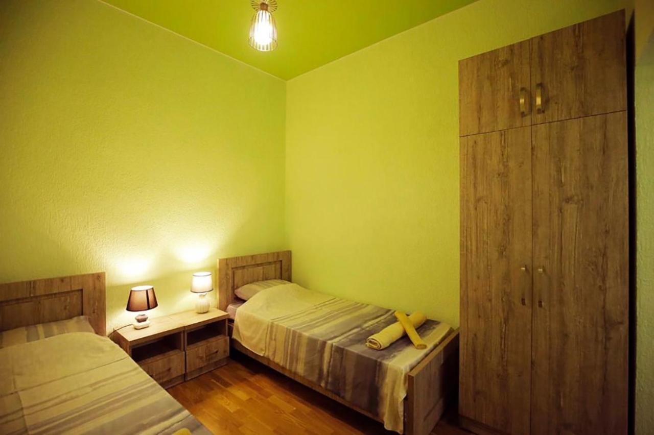 Nickos Hotel Kutaisi Esterno foto
