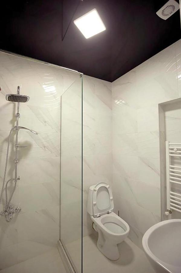 Nickos Hotel Kutaisi Esterno foto