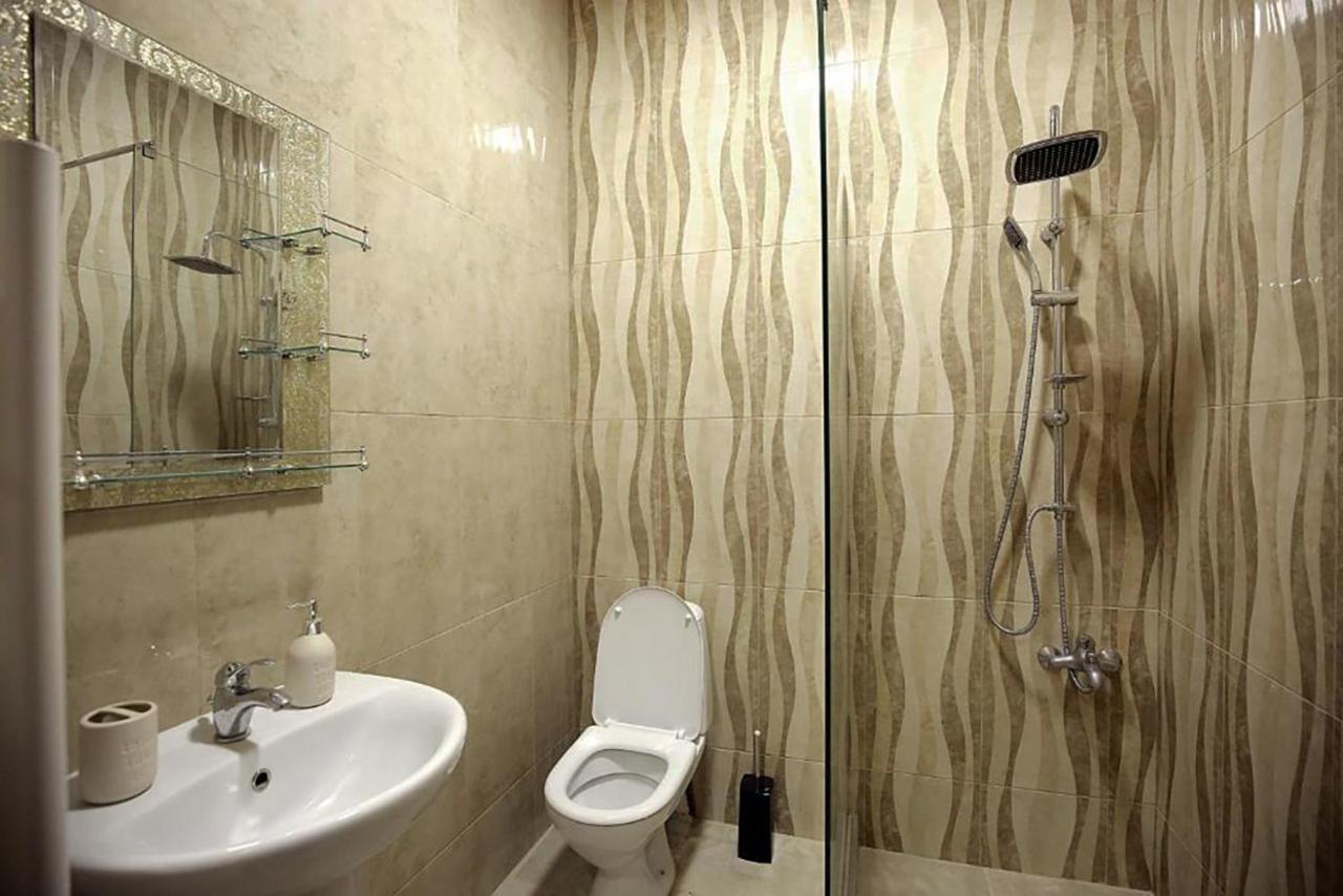 Nickos Hotel Kutaisi Esterno foto