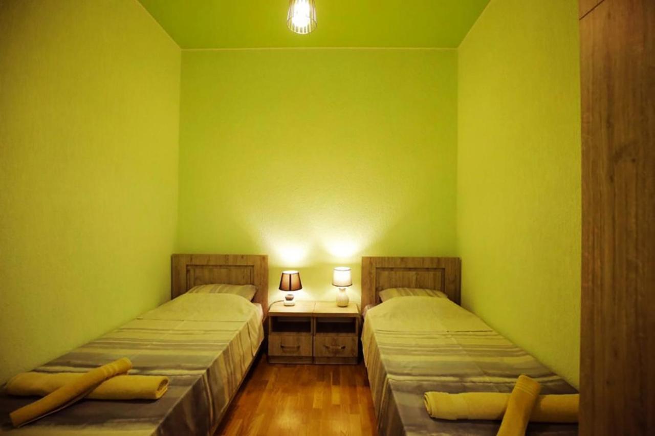 Nickos Hotel Kutaisi Esterno foto