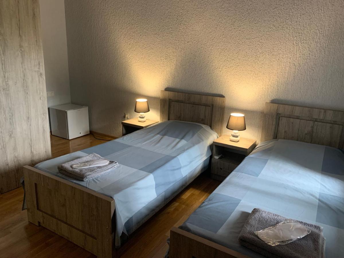 Nickos Hotel Kutaisi Esterno foto