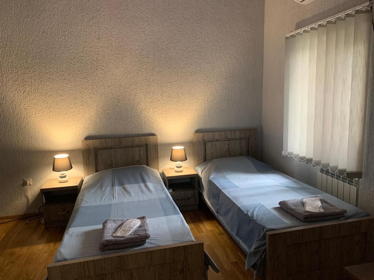 Nickos Hotel Kutaisi Esterno foto