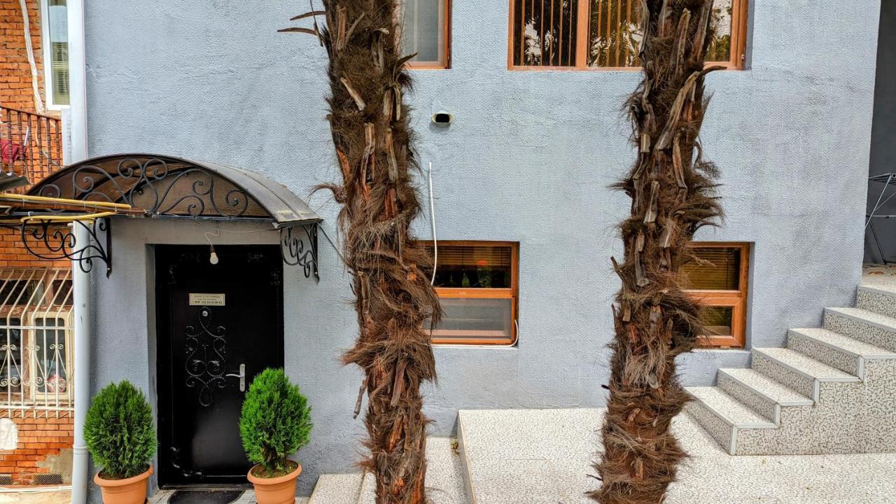 Nickos Hotel Kutaisi Esterno foto