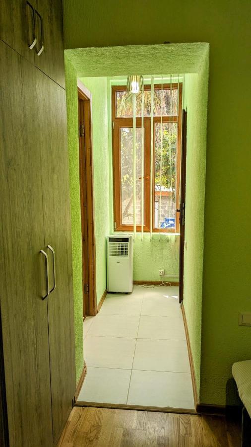 Nickos Hotel Kutaisi Esterno foto
